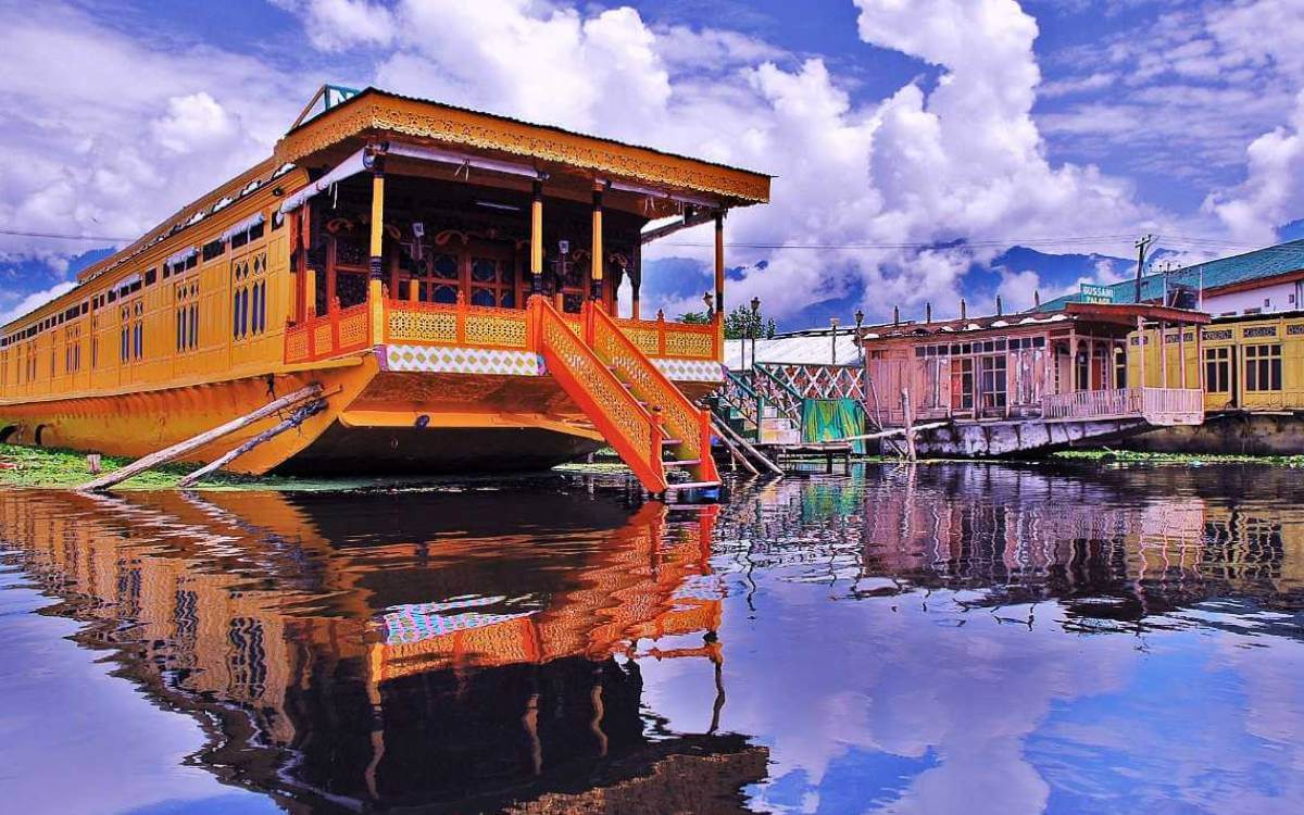 HOLIDAYS PACKAGE IN KASHMIR